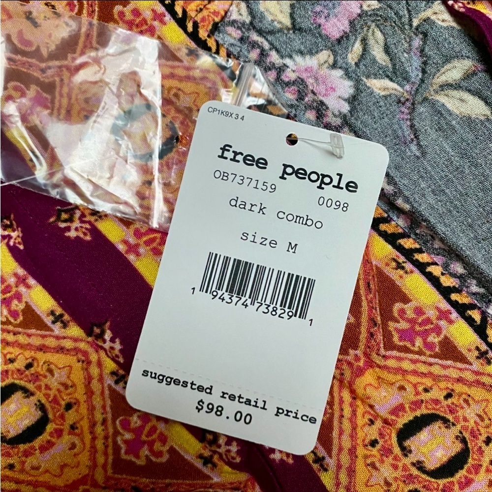Free People Catch Me If You Can Top M Dark Combo Tie Sleeve NWT - Picture 13 of 15